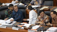 Dasar hukum pertama yakni, serta perubahan kedua atas peraturan KPU No 10 tahun 2022 tentang pencalonan perseorangan peserta pemilihan umum anggota dewan perwakilan daerah. Kedua, serta perubahan kedua atas peraturan KPU No 10 tahun 2022 tentang pencalonan perseorangan peserta pemilihan umum anggota dewan perwakilan daerah. 
