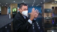 Brigjen Endar Priantoro telah melaporkan Ketua KPK Firli Bahuri dan Sekjen KPK Cahya H Harefa ke Dewan Pengawas (Dewas) KPK buntut dicopot dari jabatan Direktur Penyelidikan. Haris menyebut pemeriksaan terhadap lima pimpinan KPK itu akan fokus pada kasus pencopotan Brigjen Endar. Dewas telah memeriksa Endar selaku pelapor dan Sekjen KPK Cahya selaku salah satu terlapor.
