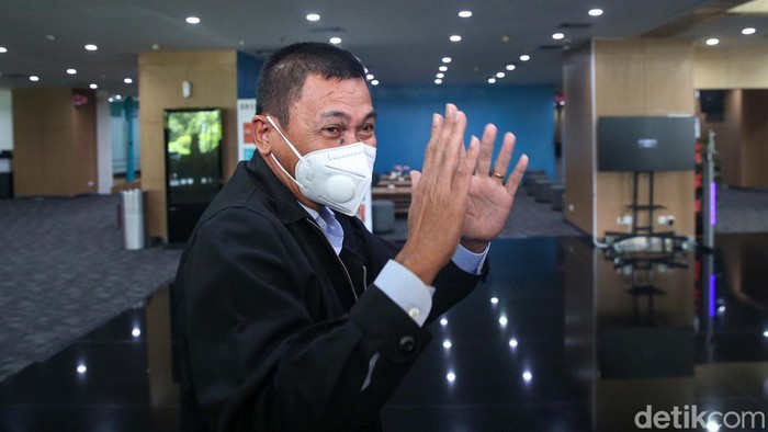 Pimpinan KPK mendatangi gedung Dewas KPK. Mereka bakal menjalani pemeriksaan terkait pencopotan Brigjen Endar Priantoro dari jabatan Direktur Penyelidikan.