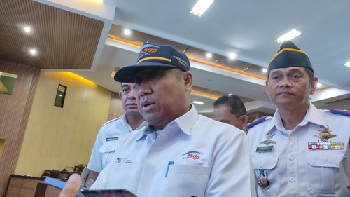 Manajer Usaha PT ASDP Indonesia Ferry Pelabuhan Gilimanuk Djumadi memberikan keterangan kesiapan arus mudik dan balik hari raya Idul Fitri di Polda Bali, Rabu (12/4/2023).