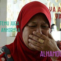 Ekspresi emak saat Tupperware miliknya ketemu dan nggak jadi hilang. Saking senangnya sampai terharu pengin nangis. Foto: Instagram