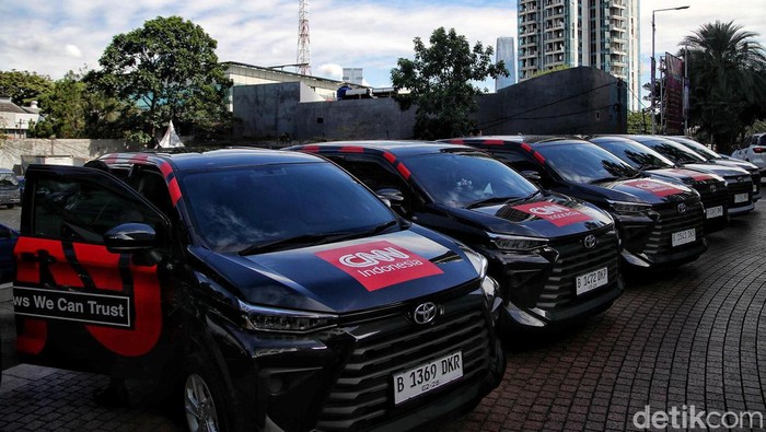 Menhub dan Kakorlantas Lepas Tim Liputan Mudik Transmedia Menhub Budi Karya Sumadi dan Kakorlantas Polri Irjen Firman Santyabudi melepas tim liputan mudik Transmedia. Pelepasan dilakukan di Gedung Transmedia, Jakarta, Selasa (12/4/2023).