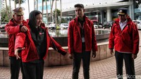 Nantinya, tim liputan mudik Transmedia akan mengenakan jaket berwarna merah.