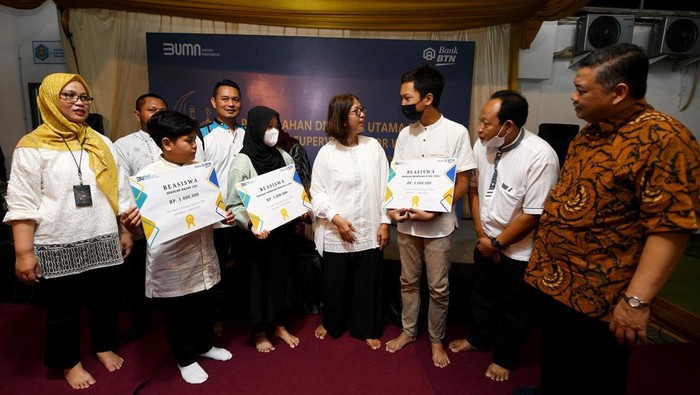Jajaran Direksi Bank BTN menggelar acara Safari Ramadan ke berbagai Kantor Wilayah di seluruh Indonesia. Ini salah satu safarinya di Surabaya.