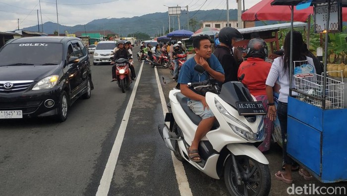 Ngabuburit di JLS Pacitan ditemani pemandangan yang ciamik