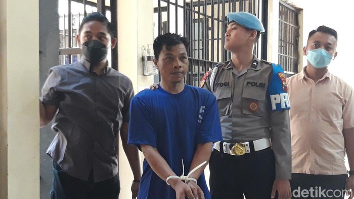 Nuryanto pelaku pembunuhan Jumiyem penjual bubur di Cepogo, Boyolali saat di Polres Boyolali, Rabu (12/4/2023).