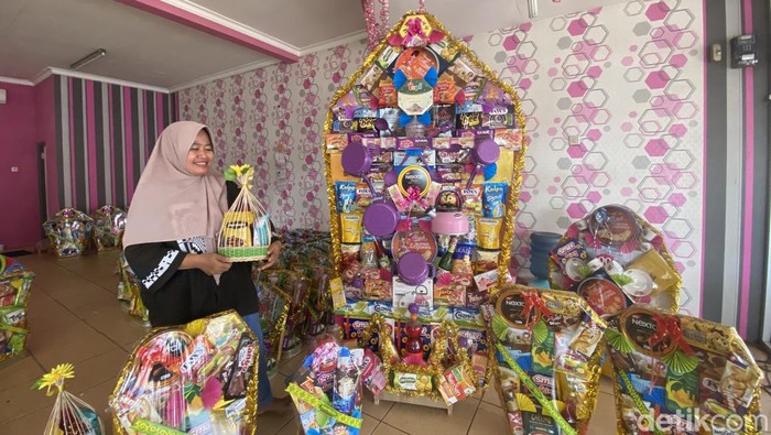 Parsel raksasa di Sukabumi.
