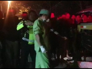 Tabrak Truk Parkir, Biker di Lamongan Tewas Terjepit Dalam Kolong