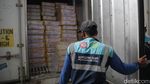 Penampakan 18.000 Ton Daging Kerbau Impor Tiba di Tanjung Priok