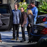 Kepada Jimmy Kimmel, Jeremy sempat bercerita soal kecelakaan yang menyebabkan 35 tulangnya patah. Selalu ada kerusakan yang ditemukan, karena kondisinya dari kritis hingga yang bisa menyebabkan kematian, kata aktor nomine Oscar tersebut. Pada Januari lalu, ia dilarikan ke rumah sakit setelah tertabrak mobil pembersih salju di depan rumahnya.  (Foto: MEGA/GC Images)