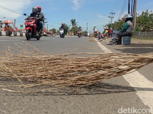 Penyapu Koin di Jembatan Sewo Indramayu Bakal Ditertibkan Saat Mudik