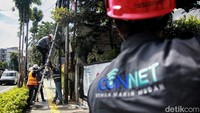 Aksi ini merupakan komitmen PLN Icon Plus dalam menjaga kualitas layanan kepada pelanggan, menjaga kerapihan jaringan milik PLN atau Right of Way (Row) serta mendukung upaya pemerintah daerah terkait estetika kota.