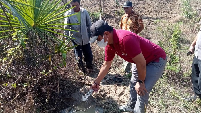 Polisi menggelar olah TKP di lokasi tewasnya warga di kawasan kawah Oro-oro Kesongo Blora, Rabu (12/4/2023).