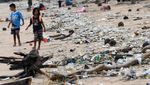 Begini Potret Tumpukan Sampah di Pantai Bali