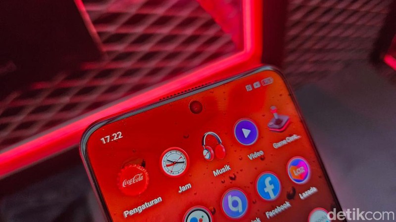 Realme 10 Pro 5G Coca-Cola Edition