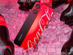 Menggenggam Realme 10 Pro 5G Coca-Cola Edition Harga Rp 5 Juta