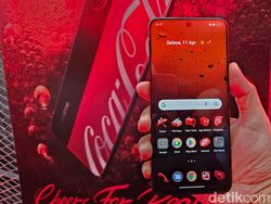 Menggenggam Realme 10 Pro 5G Coca-Cola Edition Harga Rp 5 Juta