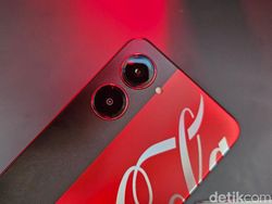 Menggenggam Realme 10 Pro 5G Coca-Cola Edition Harga Rp 5 Juta
