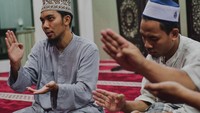 Para penerjemah membawa tiga orang anggota Mantul (teman Tuli) untuk belajar dan mempraktekkan ilmu yang mereka pelajari. Mereka adalah Aldo, Ilham, dan Sandi asal Cikarang, Kabupaten Bekasi.   