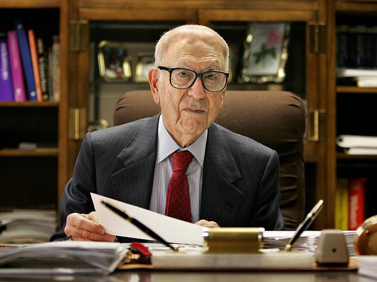 Sosok Pengusaha Terkaya Paling Tua di Dunia