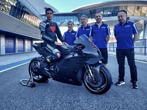 Toprak Razgatlioglu menjajal YZR-M1 di Jerez
