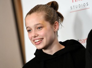 Penampilan Shiloh Bikin Pangling, Edgy dengan Gaya Rambut Baru dan Piercing