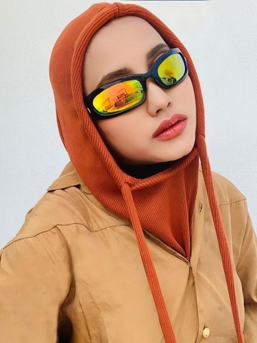 Tren balaclava sebagai hijab. Tren balaclava sebagai hijab.