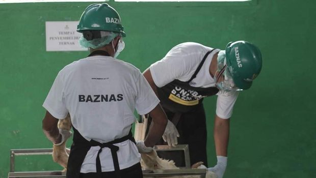 Di Indonesia, amil zakat dibentuk menjadi Badan Amil Zakat Nasional (BAZNAS) yang sudah disahkan oleh pemerintah. Apa itu amil zakat? Apa saja tugas amil zakat?