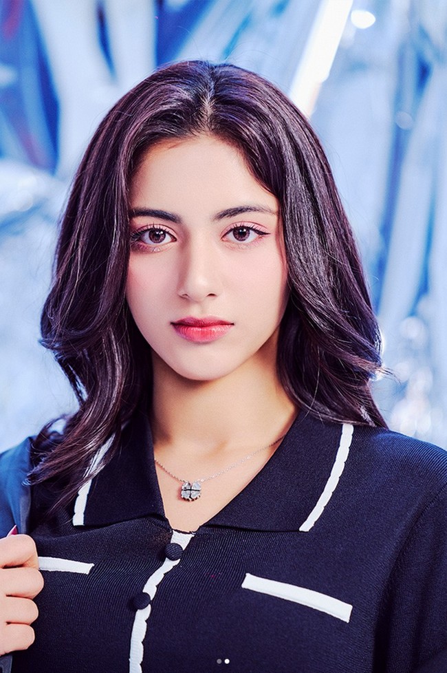 Pemilik nama asli Kunju Gauthami ini menjadi idol KPop kedua asal India menyusul Sriya BLACKSWAN. Foto: dok. Instagram @x.in_official