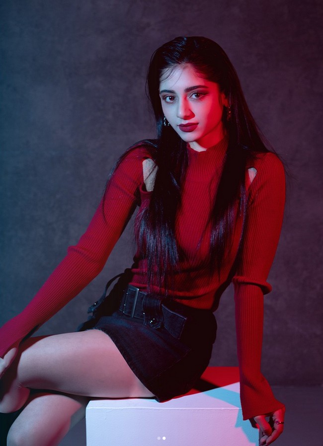 Aria X:IN kini disibukkan dengan jadwal promosi debutnya dengan lagu Keeping the Fire. Dia tergabung dalam grup multinasional beranggotakan dua personel asal Korea Selatan,  satu personel berdarah Korea-Australia, satu personel asal Rusia, dan personel asal India, Aria sendiri. Foto: dok. Instagram @x.in_official