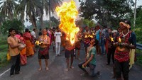 Selain itu, festival Gajon ini juga sebagai persembahan doa kepada Dewa Siwa.  