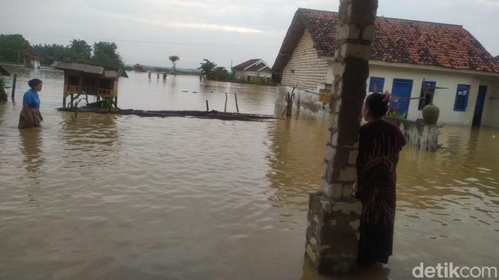 banjir landa dua desa di sumenep