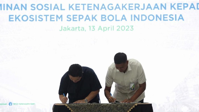 BPJS TK-PSSI Sinergi Lindungi Wasit BPJS Ketenagakerjaan bekerjasama dengan PSSI. Sinergi ini dalam rangka memberikan jaminan sosial ketenagakerjaan kepada ekosistem sepak bola Indonesia.