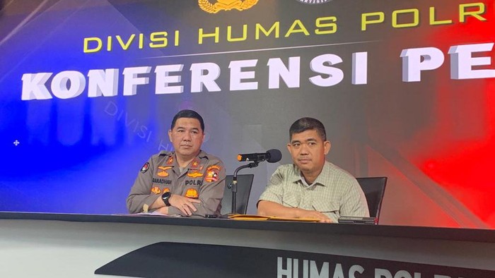 Brigjen Ahmad Ramadhan dan Kombes Aswin saat konferensi pers (Mulia-detikcom)