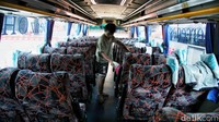 Hal senada, Direktur Jenderal Perhubungan Darat Kemenhub Budi Setiyadi mengimbau masyarakat yang akan pulang kampung untuk menggunakan angkutan resmi.  