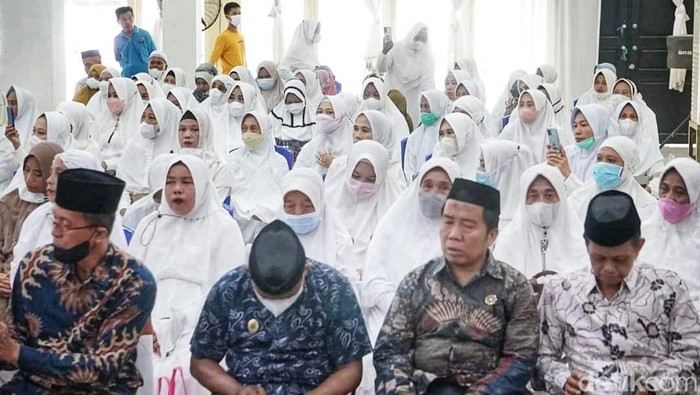 Calon jemaah haji Bone pada tahun 2022 saat akan pelepasan.