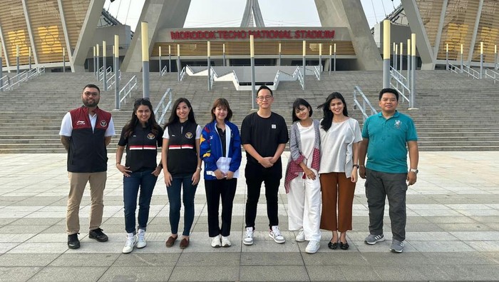 Chef de Mission (CdM) kontingen Indonesia Lexyndo Hakim dan tim mengecek persiapan SEA Games 2023.