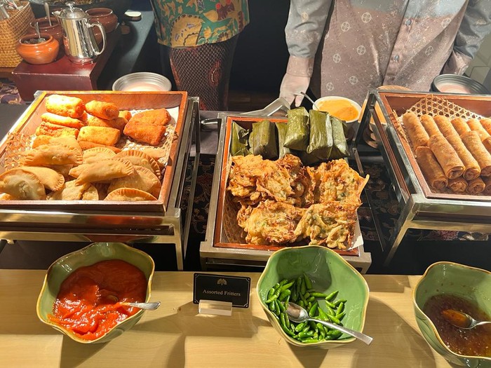 Di Resto Ini Bisa Berbuka dengan Empal Gentong dan Puding Lezat Di Resto Ini Bisa Berbuka dengan Empal Gentong dan Puding Lezat