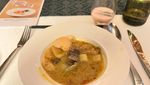 Di Resto Ini Bisa Berbuka dengan Empal Gentong dan Puding Lezat