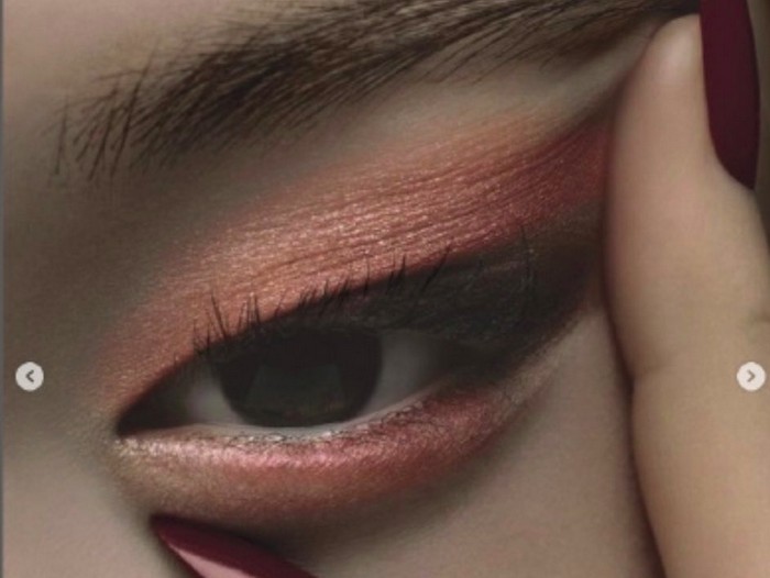 Dior Unggah Foto Slanted Eyes