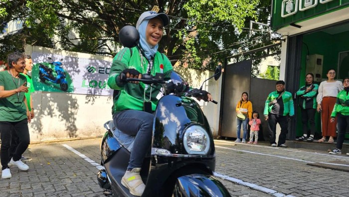 ECGO kasih subsidi motor listrik Rp 7 juta ke driver ojol.