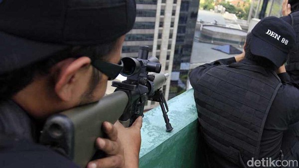Densus 88 Tangkap 4 Terduga Teroris di Riau