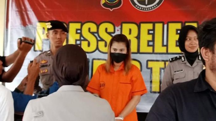 IRT di Tebo, Jambi ditangkap karena melakukan penipuan investasi kredit emas (Foto:  Istimewa).