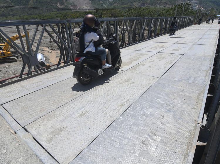 Potret Jembatan Darurat di Jalur Mudik Kota Palu-Donggala