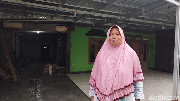 Jumirah (63) Warga Desa Kandangan, Bawen, Semarang, saat ditemui di rumahnya, Rabu (12/4/2023).