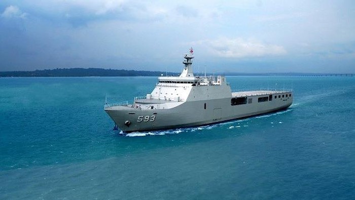 Kapal perang jenis Landing Platform Dock (LPD) milik TNI AL