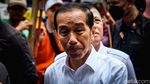 Ke Pasar Minggu, Jokowi Bagi-bagi Uang dan Sembako