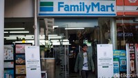 FamilyMart di bawah PT Fajar Mitra Indah selaku pemegang lisensi tunggal telah mengantongi sertifikat halal sejak 16 Maret 2023, dengan nomor 1D00410001350330223. Saat ini, FamilyMart memiliki 259 gerai yang tersebar di Jabodetabek.