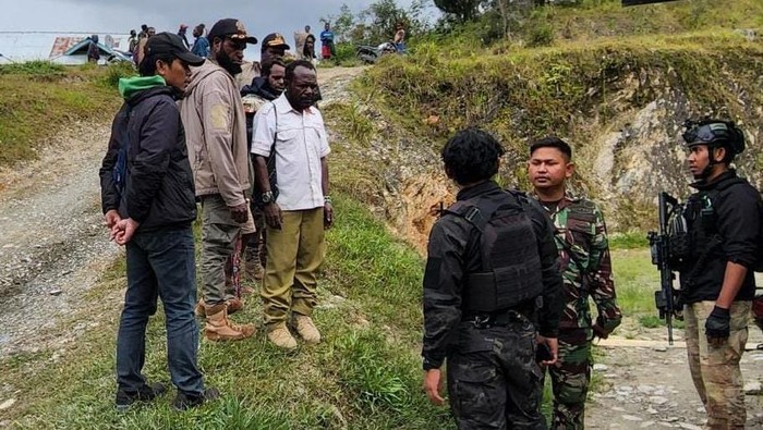 KKB mengusir warga Desa Mamba, Distrik Sugapa, Kabupaten Intan Jaya, Papua Tengah.