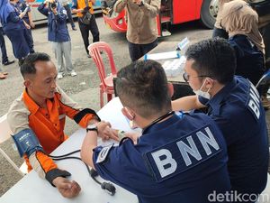 Masuk Terminal Ciamis Jelang Mudik, Sopir Bus Diperiksa BNN